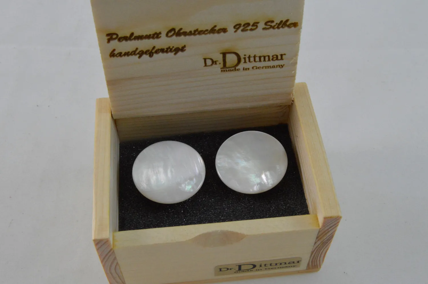 Dr. Dittmar Rondell örhängen pärlemor 12 mm silver