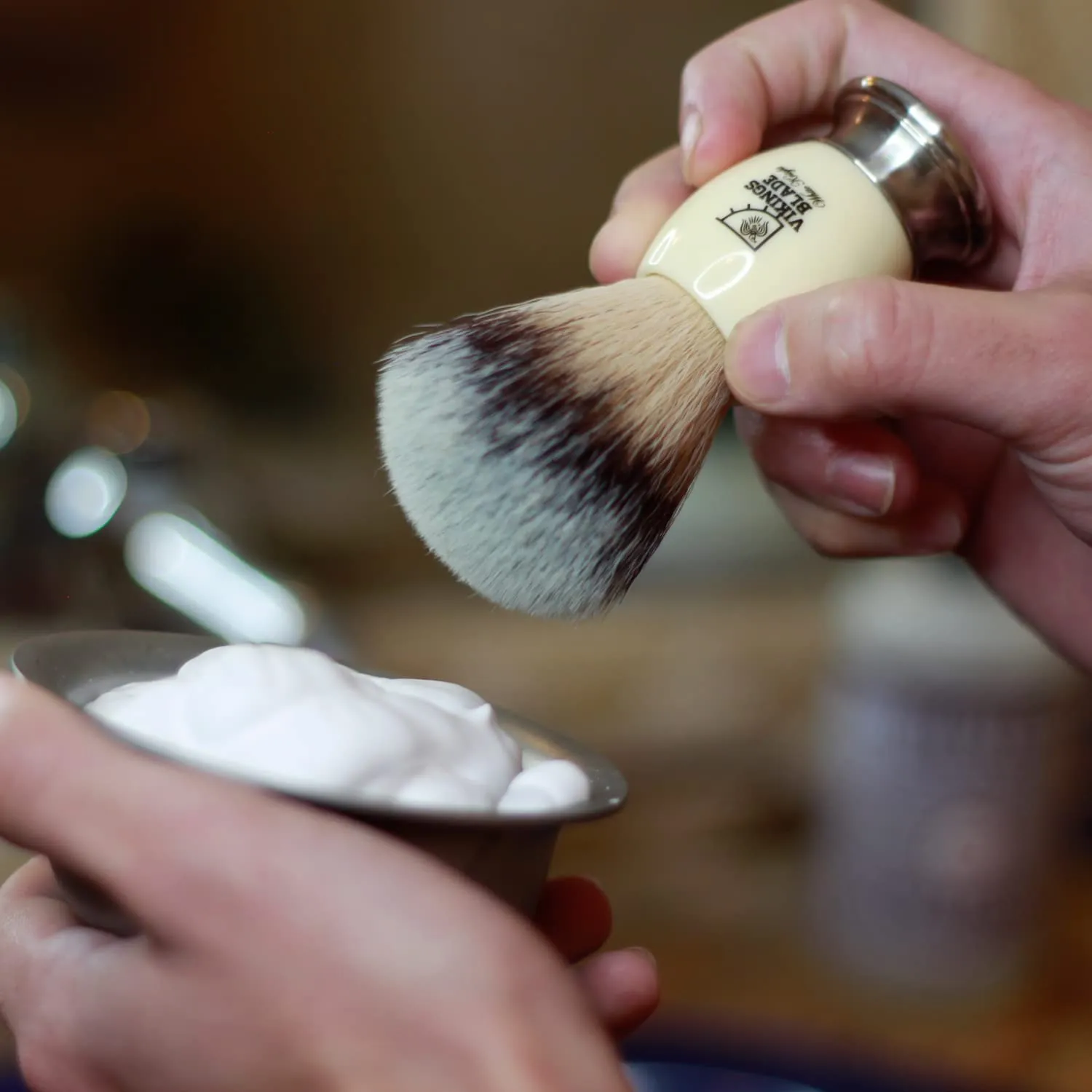 Vikings Blade White Knight rakborste syntet badger-look