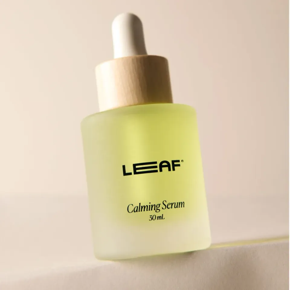 LEAF Shave Calming Serum lugnande pipett
