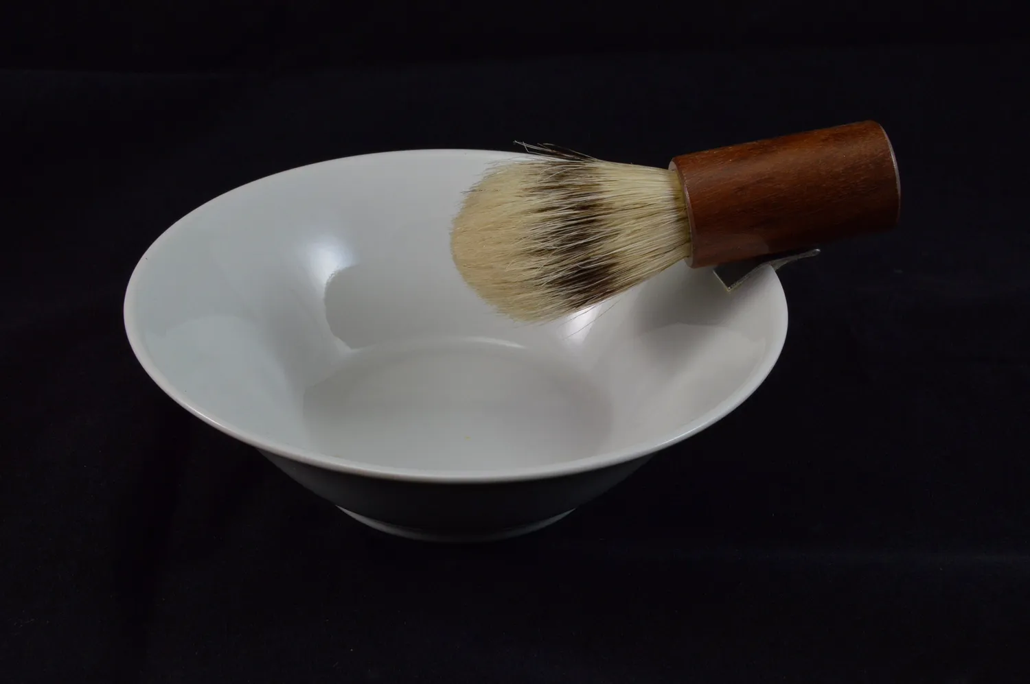 Dr. Dittmar rakskål porslin set syntetisk borste magnet