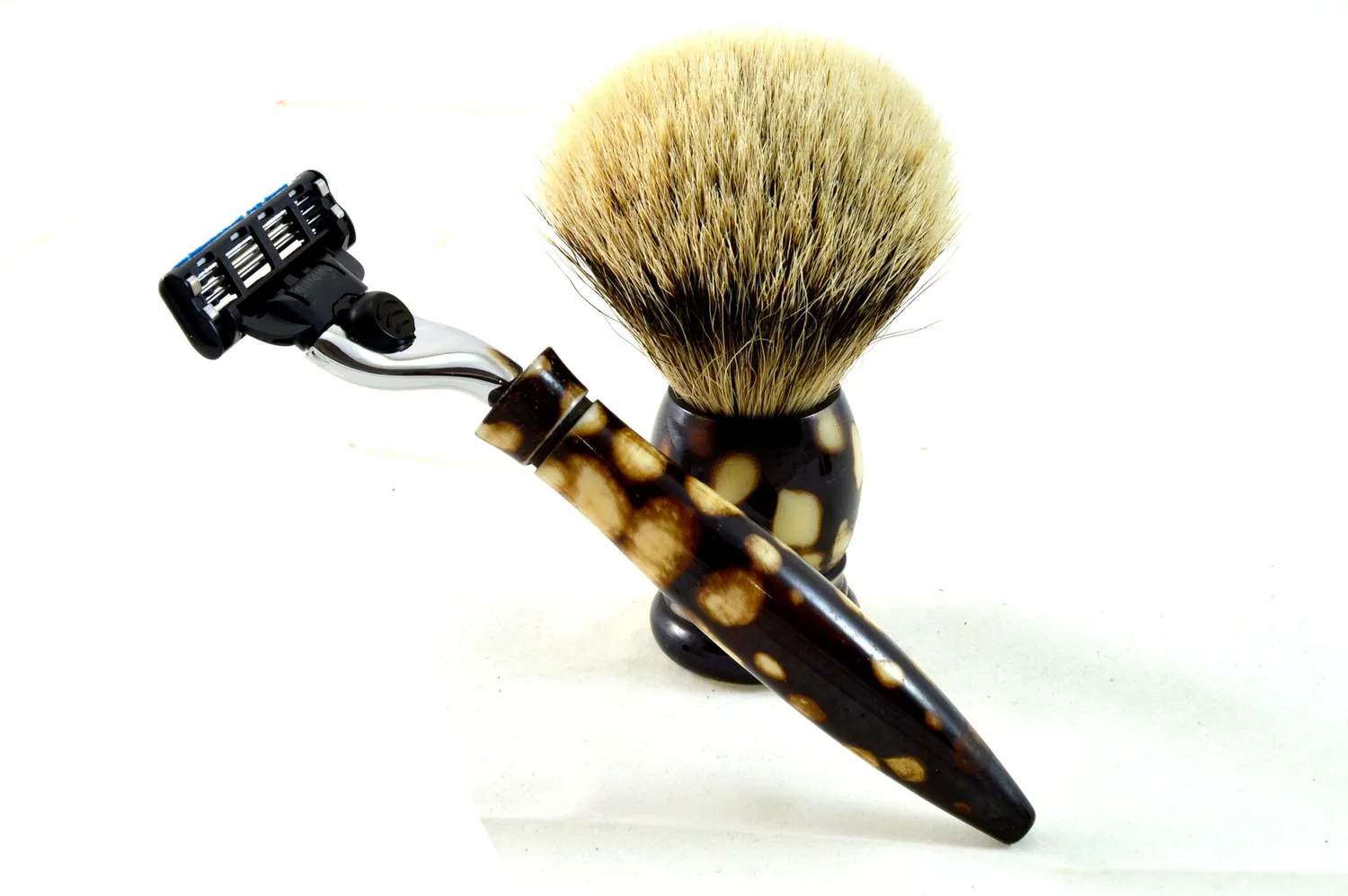 Dr. Dittmar rakborste ädelharts silvertip 25,5 mm
