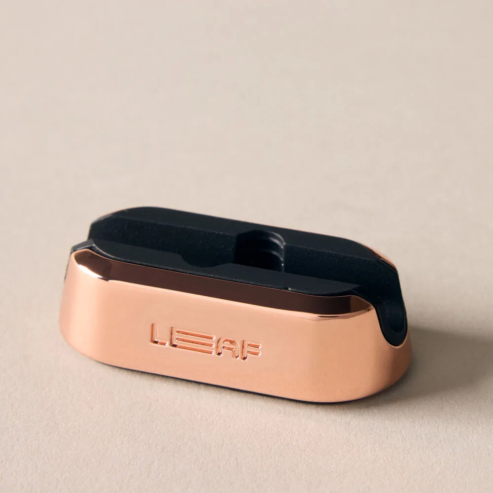 LEAF Shave Dermaplaner rakställ metall Prism