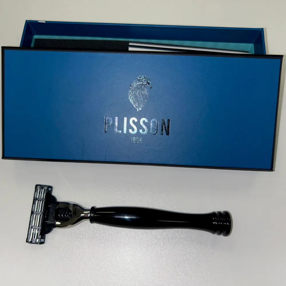 Plisson 1808 Essentiel Mach3 rakhyvel svart nästan perfekt