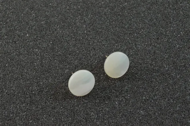 Dr. Dittmar Rondell stickörhängen pärlemor 12 mm