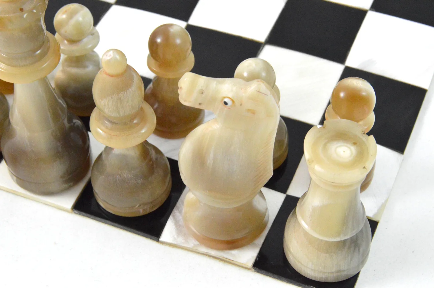 Dr Dittmar Schackpjeser Äkta Horn 32-pack Handgjorda