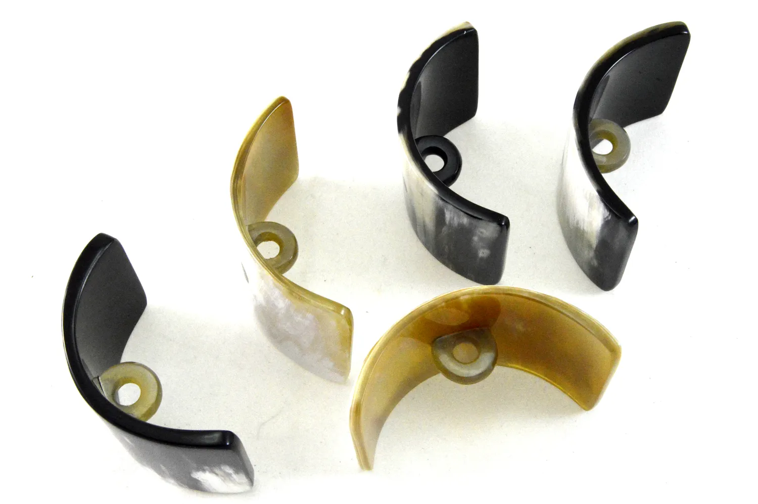 Dr. Dittmar hårsmycke äkta horn 4,5x5 cm