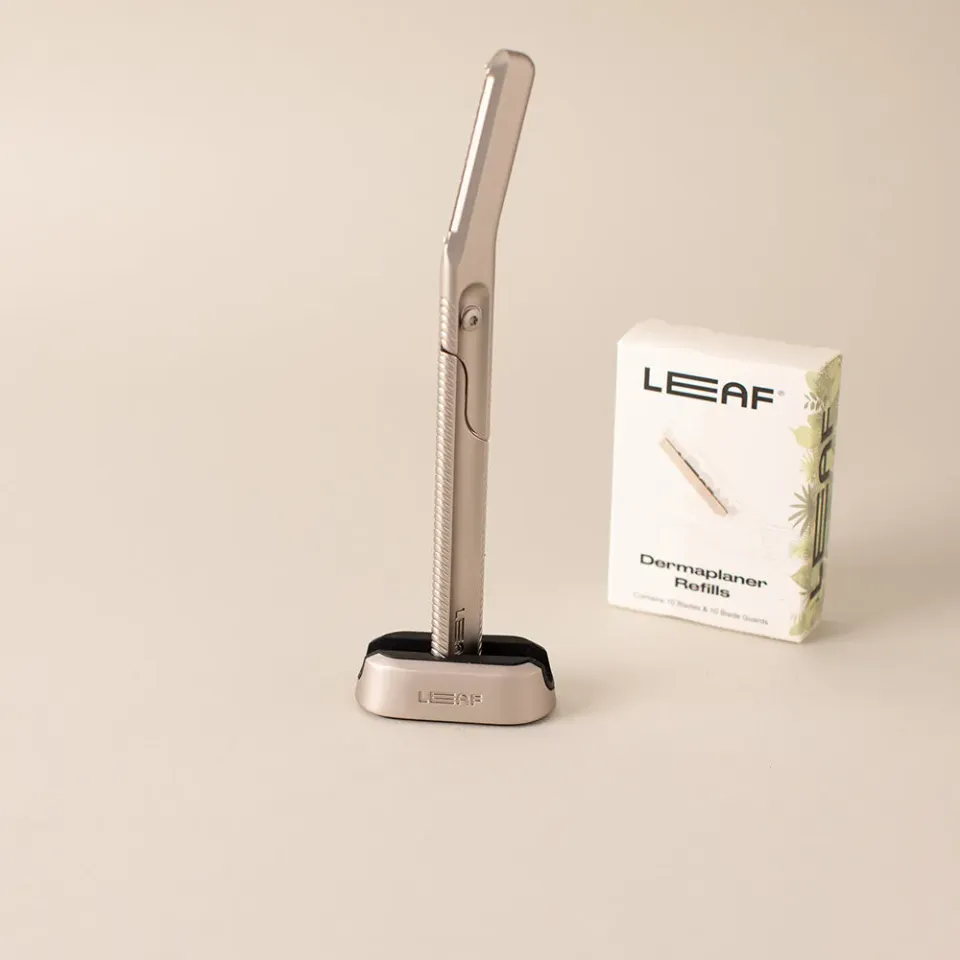 LEAF Dermaplaner Kit ansiktsrakhyvel Silver